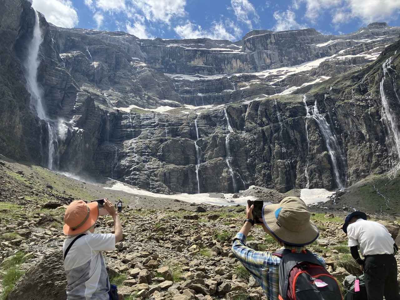 画像2: ＜登山入門＞『アンドラ公国・フランス・スペイン ピレネー山脈トレッキング8日間』花咲くシーズン限定　壮大な自然と美しい都市に宿泊【羽田発着】｜クラブツーリズム