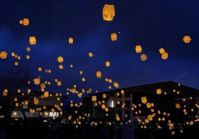 画像: ＜ウォーキング＞『山中湖に舞い上がる 幻想的な光景　山中湖スカイランタン＆冬花火と河口湖畔・忍野八海ウォーク』【選べる発着地】｜クラブツーリズム