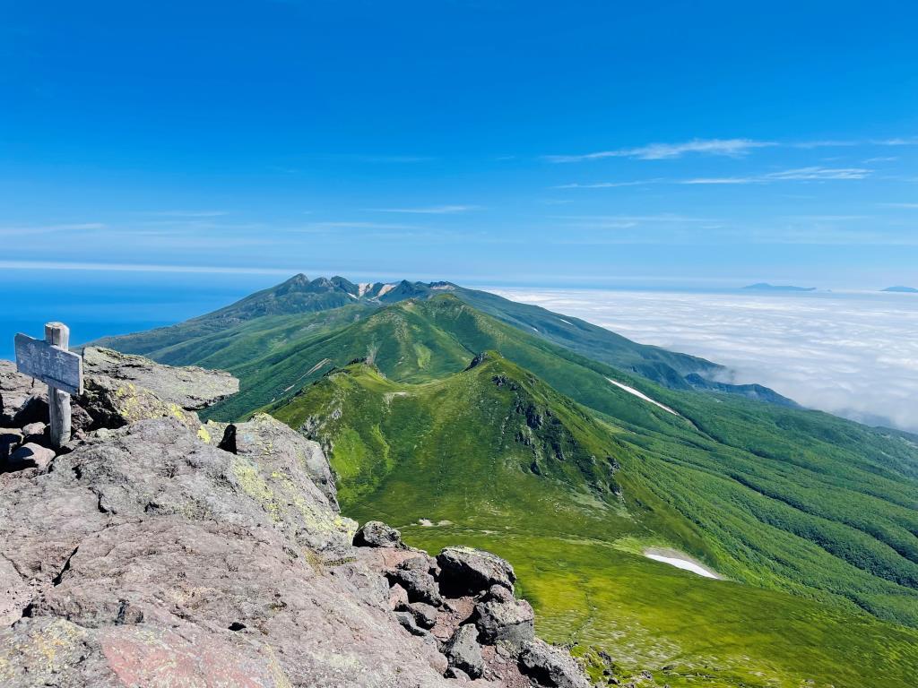 画像: <登山中級B(!)>『原始の自然が色濃く残る道東の日本百名山3座踏破 斜里岳・羅臼岳・雌阿寒岳 3日間』【羽田空港出発】|クラブツーリズム
