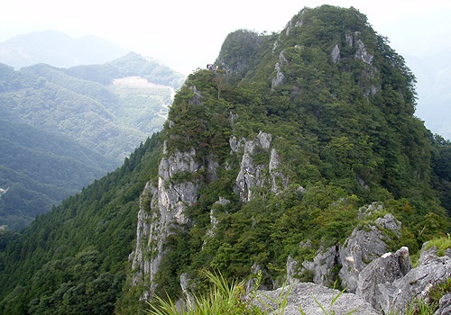 画像: <登山中級A(!)>『北アルプスの岩稜にチャレンジ! 岩稜実践編 秩父・二子山』【西武秩父駅現地集合・解散】|クラブツーリズム