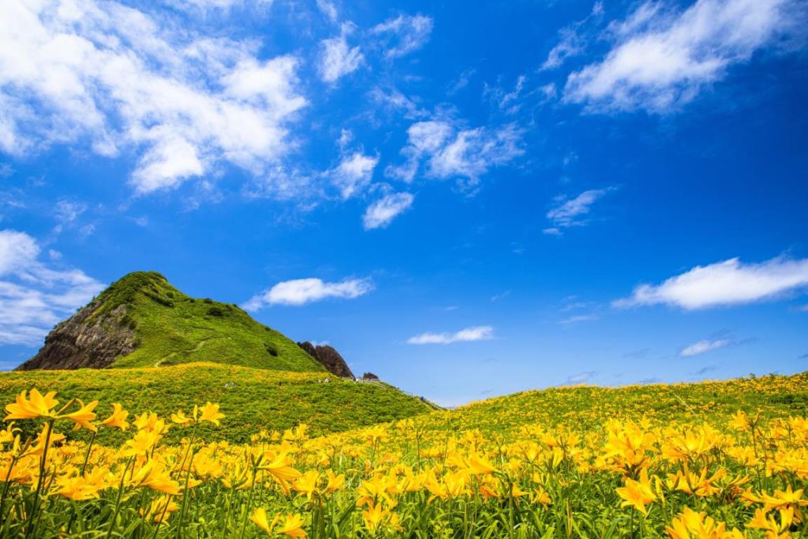 画像: <登山初級A(縦走)/登山中級A(縦走)>『野外ディナーや伝統芸能おけさショーを満喫 花の佐渡島トレイルと案内人と歩く佐渡金山 3日間』【東京・上野・大宮出発】|クラブツーリズム