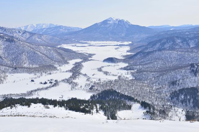 画像: ＜雪山登山中級A＞『冬季封鎖が解除された尾瀬の一面の雪景色を堪能　残雪の尾瀬ヶ原スノートレッキングと尾瀬の至宝・至仏山　2日間』【東京・上野・大宮出発】｜クラブツーリズム