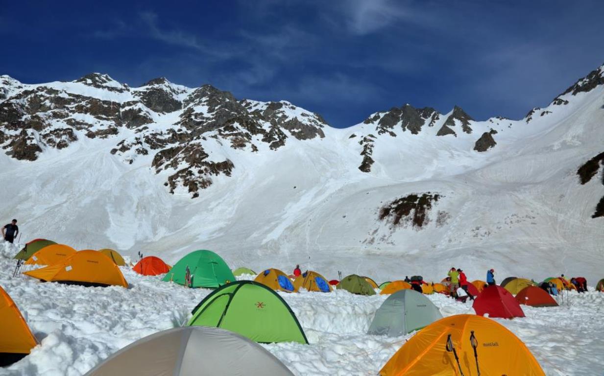 画像: ＜雪山登山中級A＞『1泊目は人気の徳澤園に宿泊！　残雪輝く穂高連峰の懐へ　北アルプス・涸沢カール　3日間』【新宿・立川・八王子出発】｜クラブツーリズム
