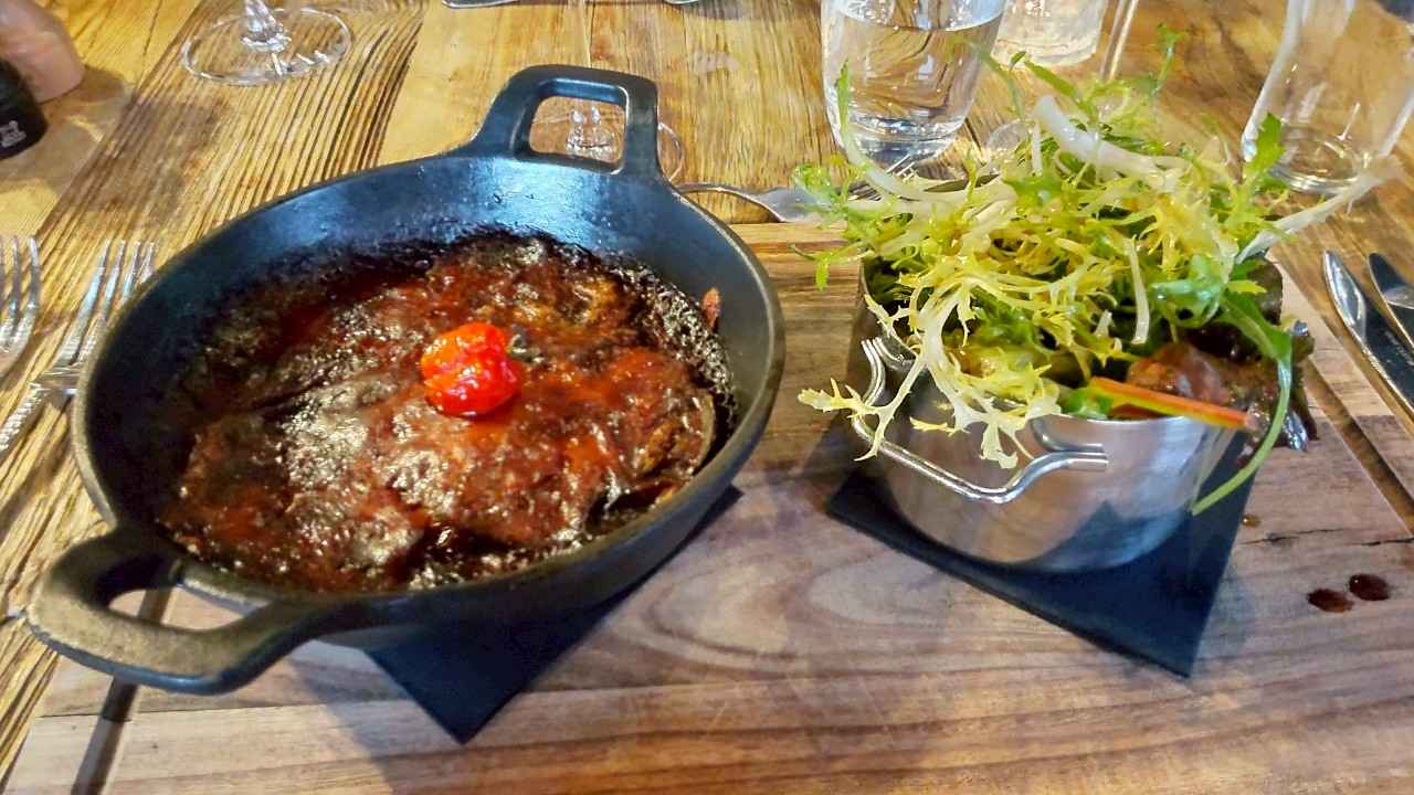 画像: スイス風ビーフの煮込み　※写真は一例です。