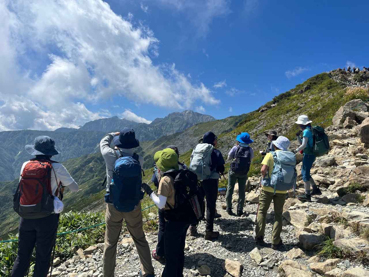 画像: 立ち止まって写真を撮る時間も!