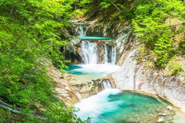 画像: ＜ハイク中級＞『新緑の七ツ釜五段の滝と西沢渓谷ハイキング』【新宿出発】｜クラブツーリズム