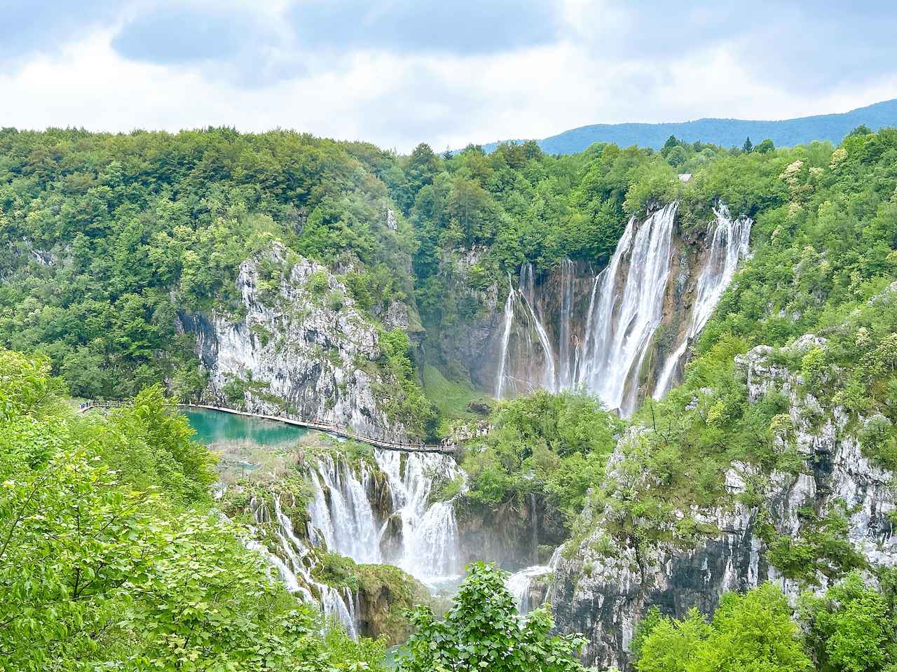 画像2: 【5日目】世界遺産 プリトヴィツェ湖群国立公園ハイキング＜ハイク初級＞ 歩行：約4〜5時間／標高差：約132m }