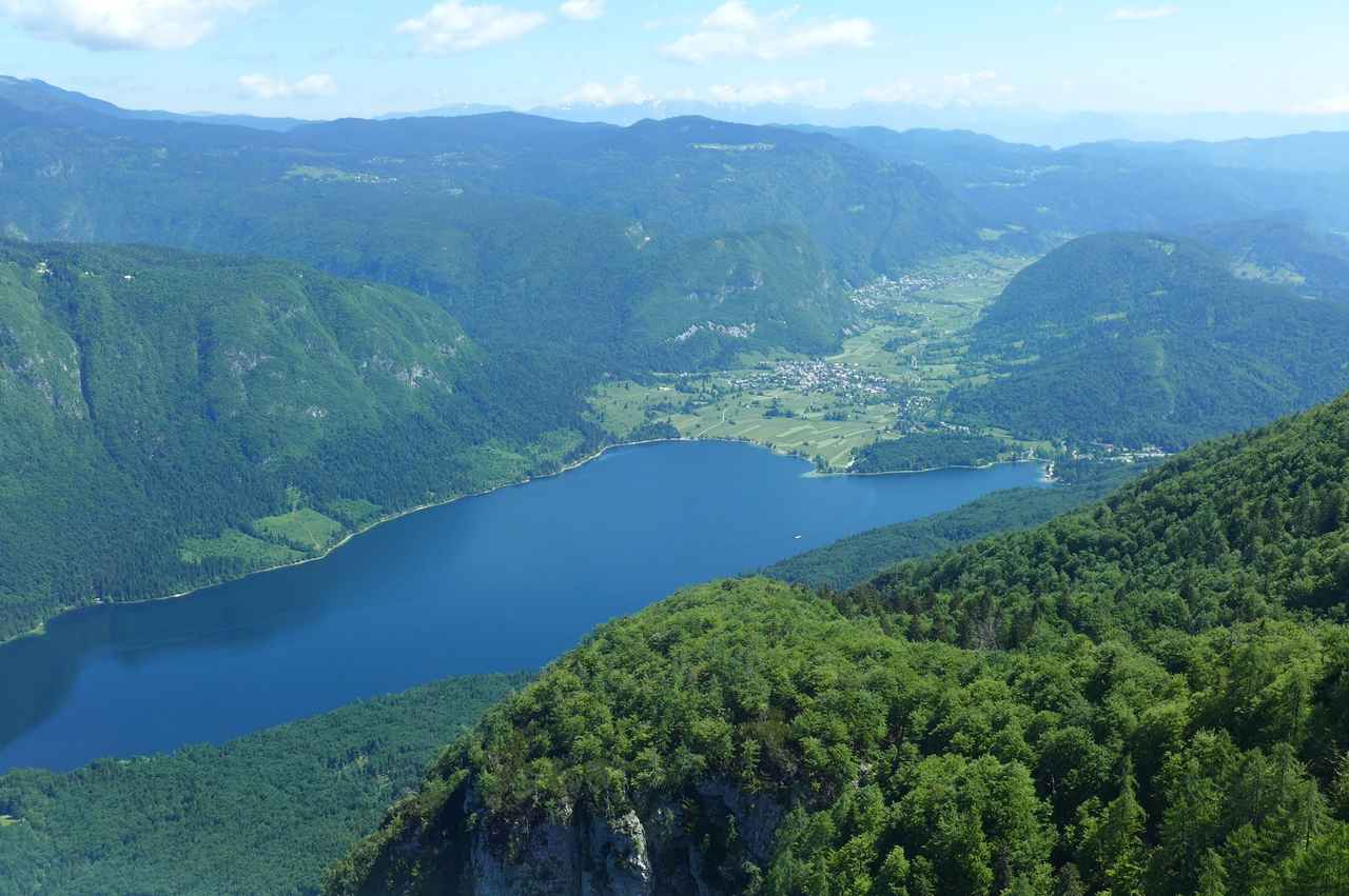 画像: ボーヒン湖