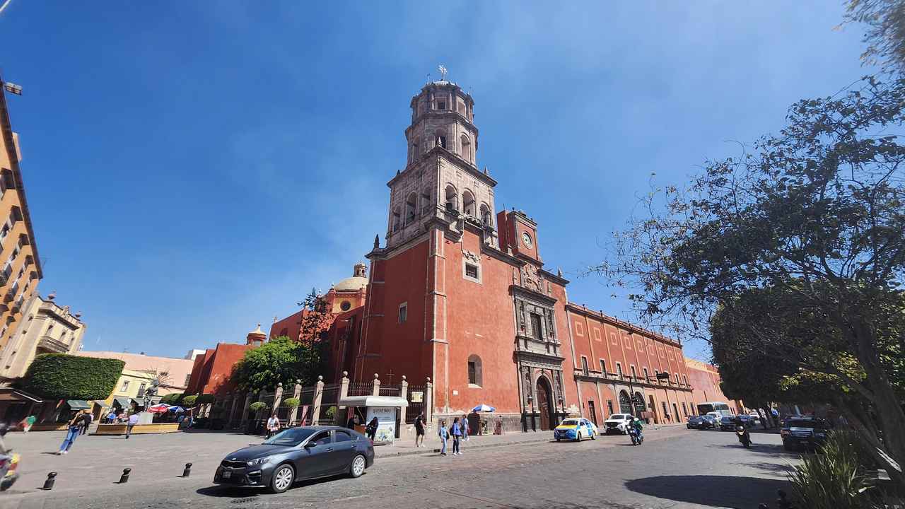 画像1: 【3日目】大地の力を感じるハイキングと、芸術の街へ