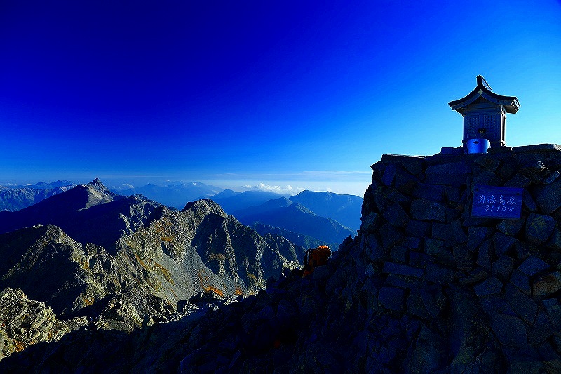 画像: ＜ゆっくりペースで歩く登山＞＜登山中級B（！)＞『日本第3位・第8位の高峰へ　奥穂高岳・涸沢岳　4日間』【新宿・立川・八王子出発】｜クラブツーリズム