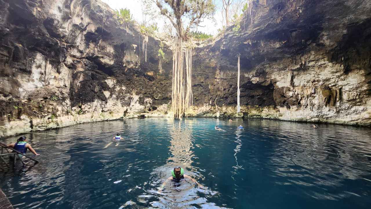 画像3: 【6日目】神秘の泉セノーテと聖なる地へ