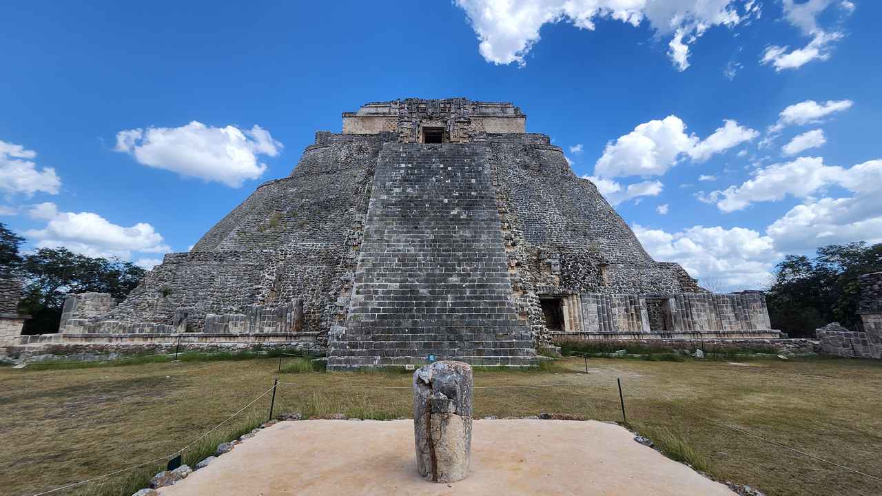 画像2: 【5日目】マヤの優雅な曲線美「ウシュマル遺跡」