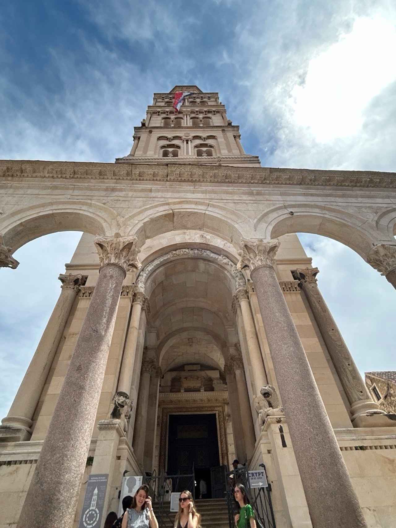 画像13: ＜登山入門＞『連泊でめぐるクロアチア・スロベニア "決定版"じっくり！たっぷり！絶景巡り11日間』のツアー  現地レポート【世界をあるく】