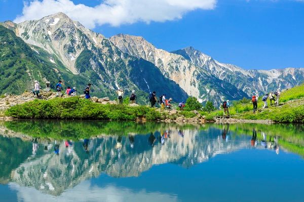 画像: <ハイク中級>『2つの見所を1泊2日でコンパクトに楽しむ!白馬八方尾根と栂池自然園 2日間』【新宿出発】|クラブツーリズム