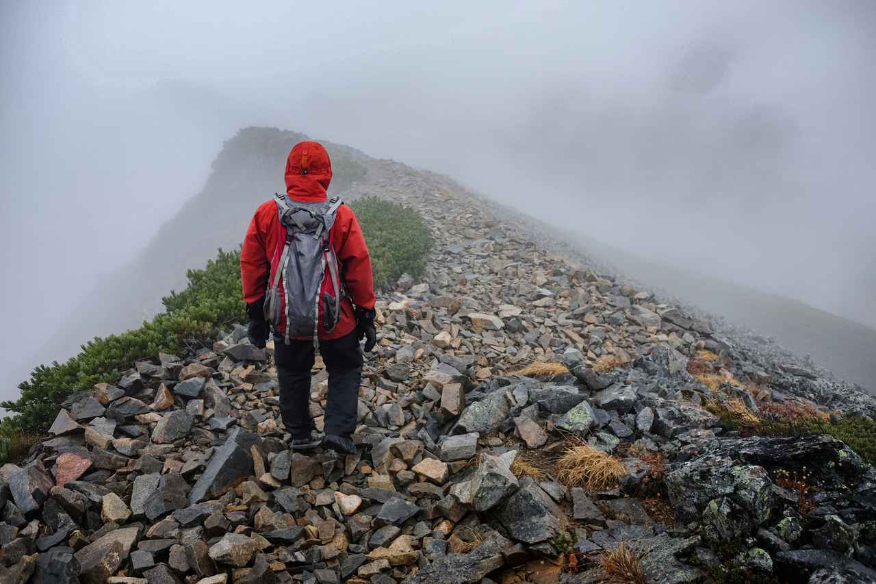 画像: 登山用雨具・レインウェアの選び方を一から解説【初心者向け】 - クラブログ ～スタッフブログ～｜クラブツーリズム