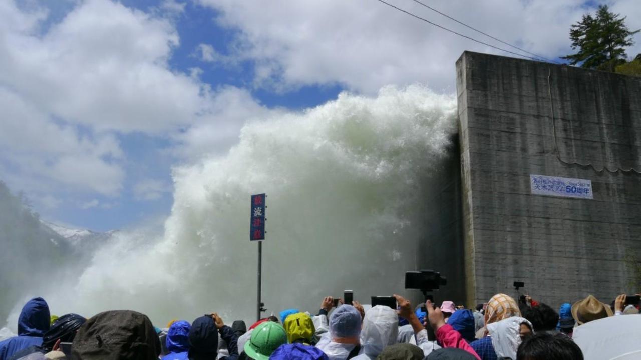 画像: ＜ウォーキング／大人の社会科見学＞『矢木沢ダム　春の点検放流見学　日帰り』【新宿出発】｜クラブツーリズム