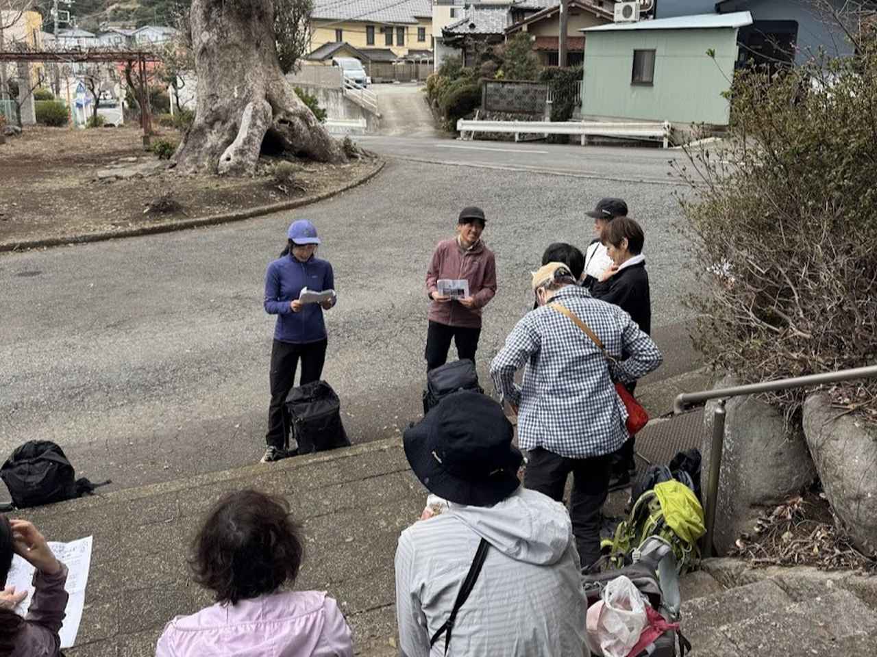 画像10: 登山道で実践！歩きながら学びます