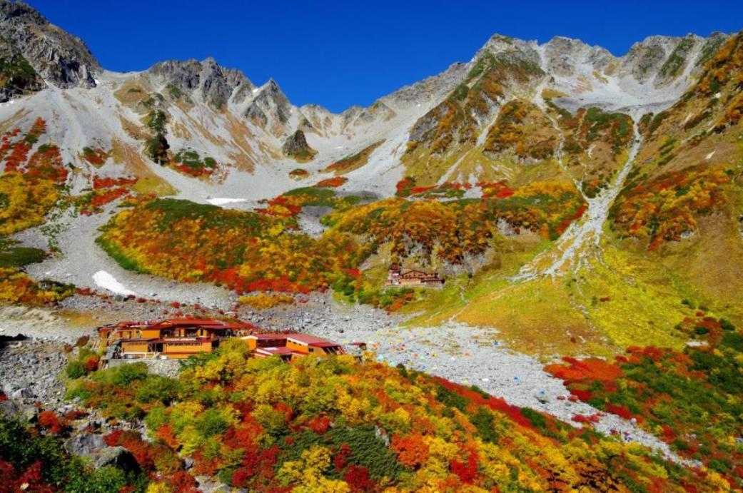 画像: ＜登山中級A＞『モルゲンロートや紅葉を満喫！　王道ルートで行く涸沢カール　3日間』【新宿・立川・八王子出発】｜クラブツーリズム