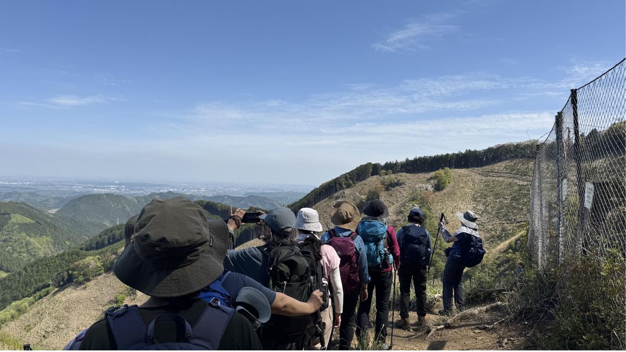 画像12: 登山道で実践！歩きながら学びます