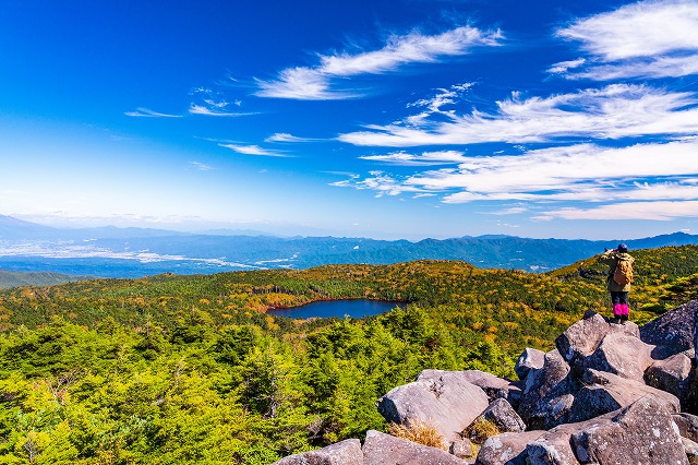 画像: ＜登山初級B＞『白駒池畔に立つ白駒荘をクラブツーリズム貸切！　霧ヶ峰最高峰と白駒池　[A]好展望にゅう＆高見石トレッキング　2日間』【名古屋出発】｜クラブツーリズム