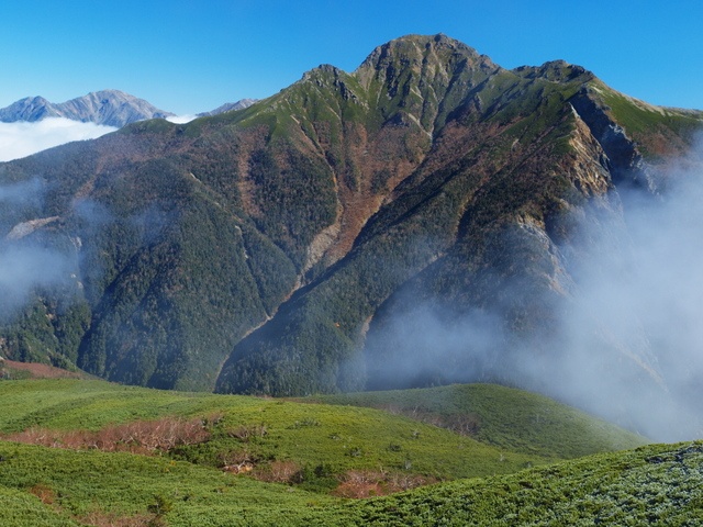 画像: 塩見岳（7月）