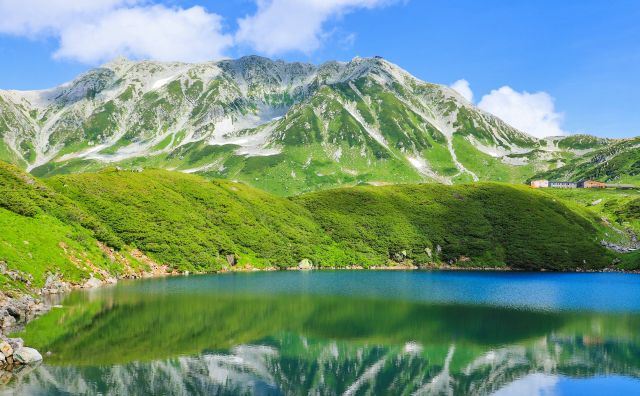 画像: ＜登山初級A＞『日本百名山の霊峰と落差日本一の名瀑・貴重なラムサール条約登録湿地　 立山連峰・雄山と称名滝・弥陀ヶ原トレッキング　2日間』【東京・大宮出発】｜クラブツーリズム