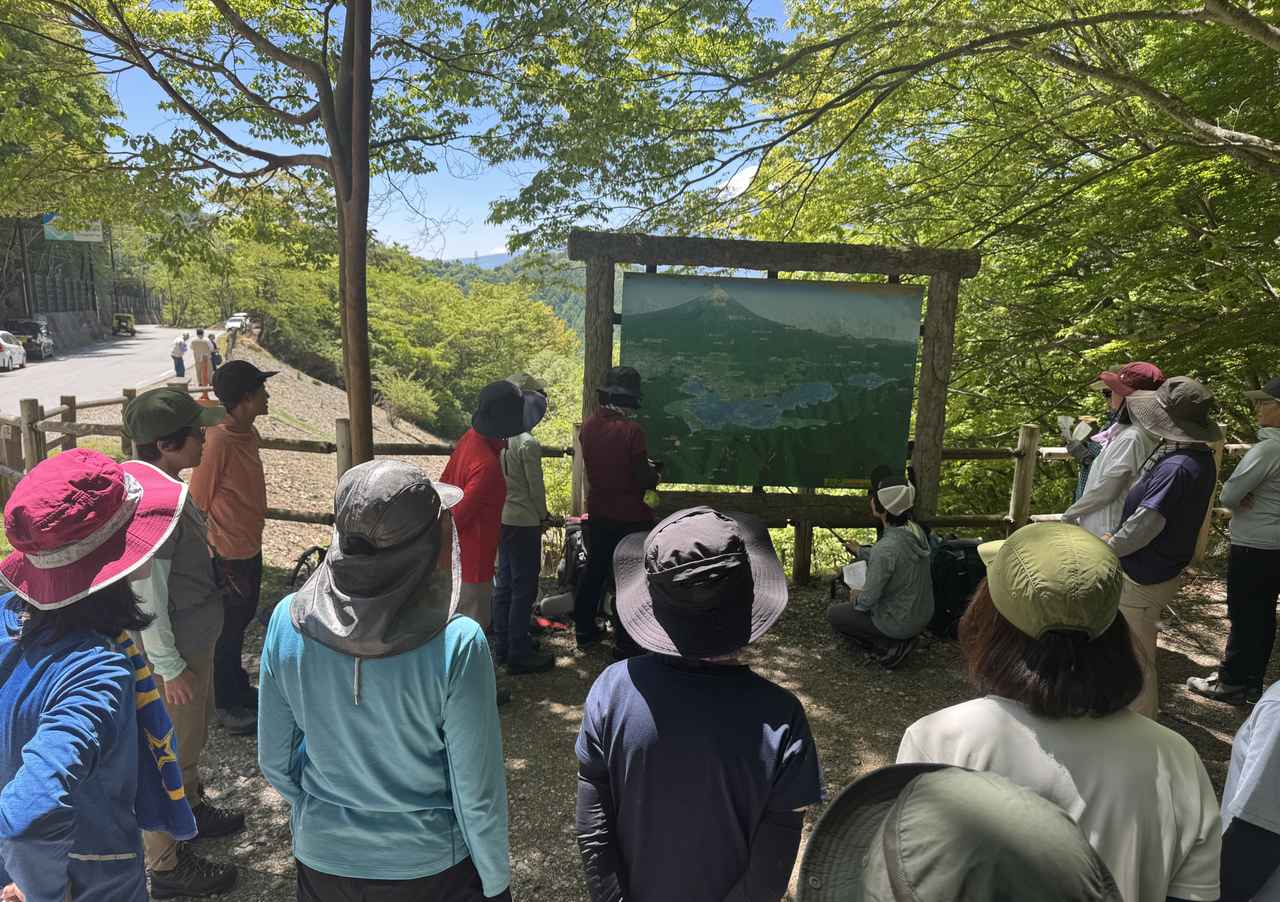画像1: 登山道で実践!歩きながら学びます