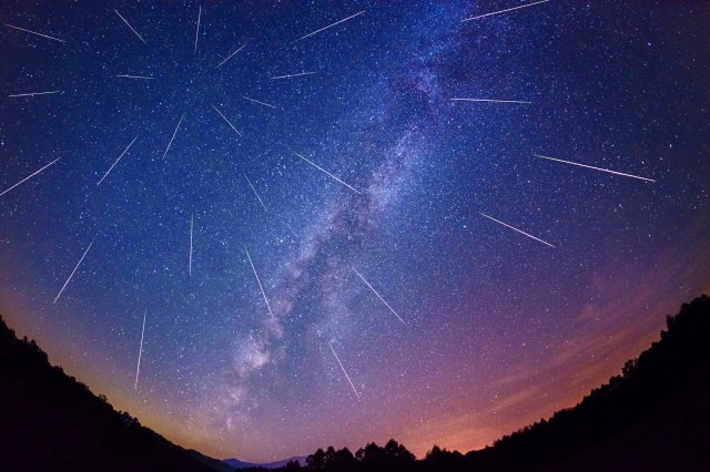 画像: ＜登山初級A＞『真夏の天体ショー！ペルセウス座流星群を見よう！　3000mの別天地　立山・雄山　2日間』【新大阪出発】｜クラブツーリズム
