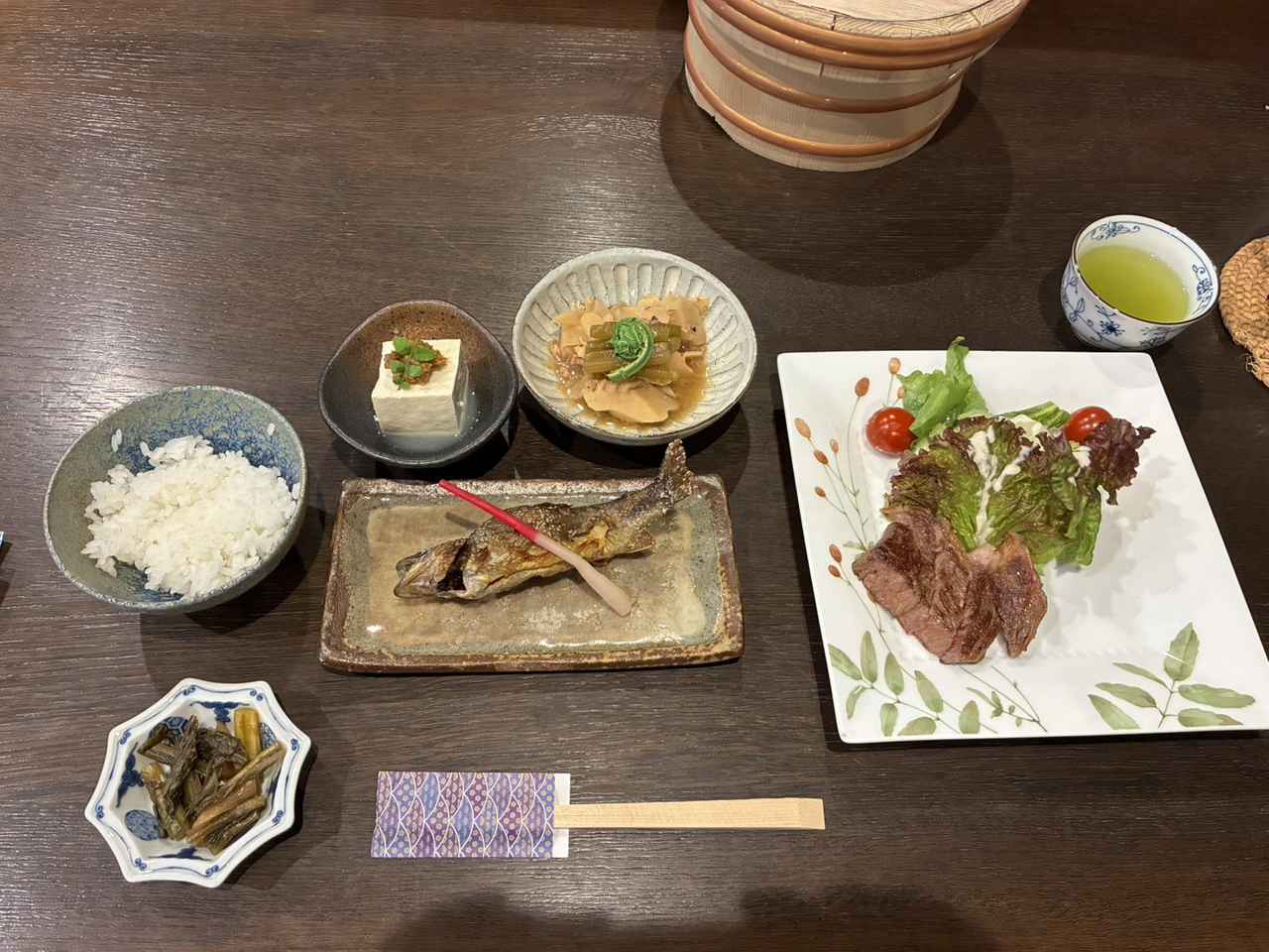 画像: 夕食(26,05スタッフ撮影)