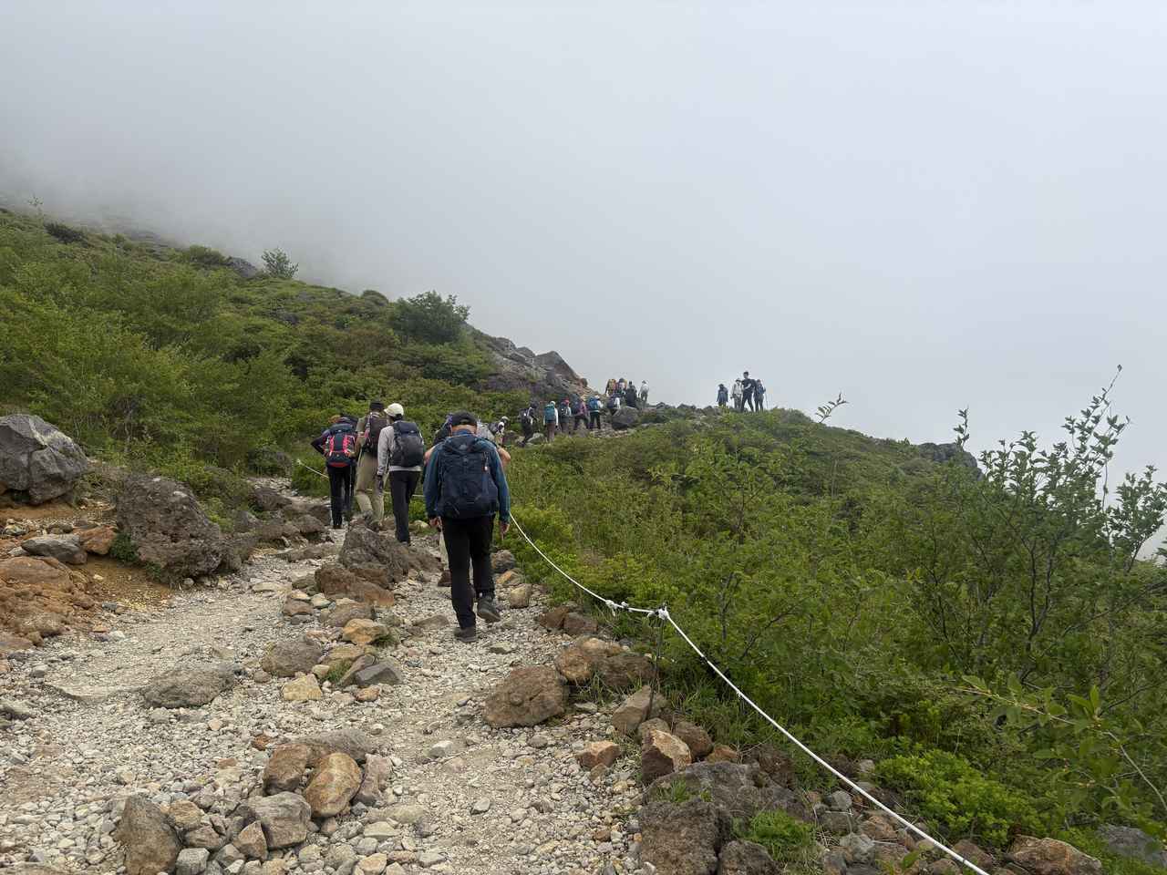 画像: 登山スタート（26,06スタッフ撮影）