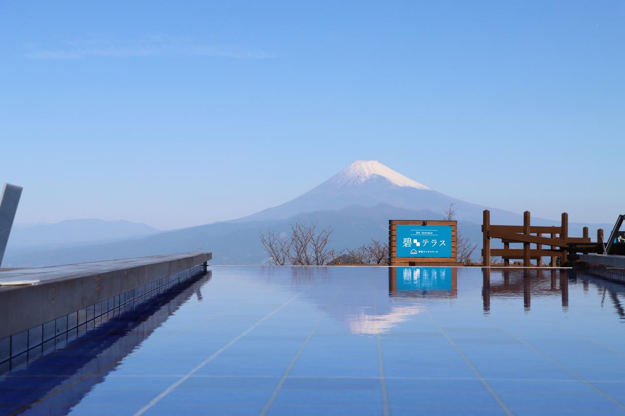 画像: 葛城山山頂の碧テラス(画像提供　伊豆パノラマパーク)※富士山は天候により見られない場合があります
