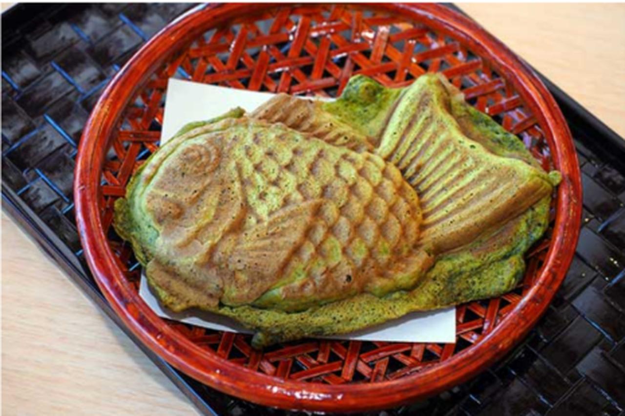 画像: 山頂でお茶たい焼きをご賞味！