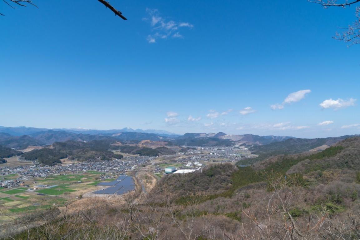 画像: 【女性限定】＜登山初級A（縦走）＞『楽低山シリーズ　猫たちが暮らす山の上の神社へ　唐沢山』【JR佐野駅集合】｜クラブツーリズム