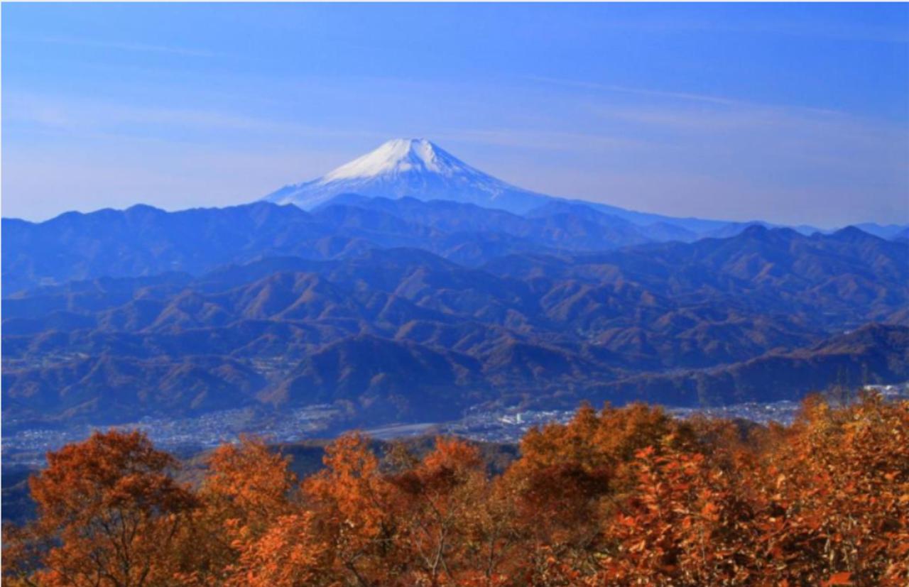 画像: 陣馬山山頂から望む富士山(イメージ)　※天候によりみえない場合あり