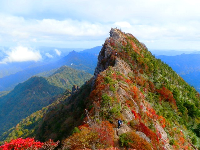 画像: 本番回10月・紅葉の石鎚山（イメージ）