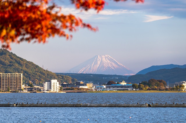 画像: ＜ウォーキング＞『紅葉の諏訪湖一周ウォーキング 1周約16kmにチャレンジ！』｜クラブツーリズム