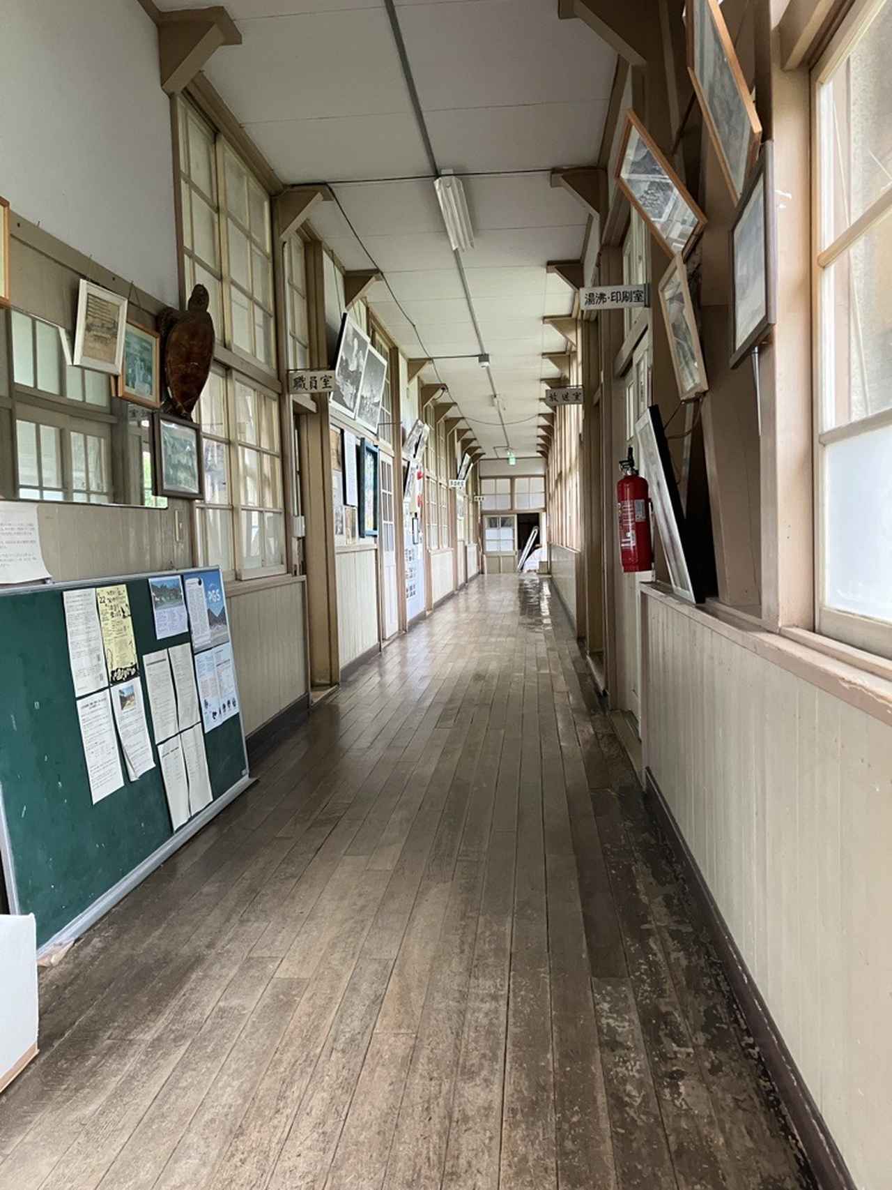 画像: 校舎内の廊下（スタッフ撮影）