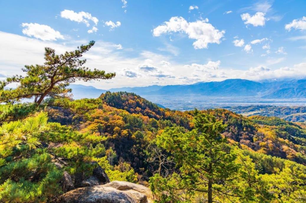 画像: ＜登山初級B（縦走）＞『大パノラマの絶景　昇仙峡・御嶽古道～羅漢寺山』【新宿・立川・八王子出発】｜クラブツーリズム