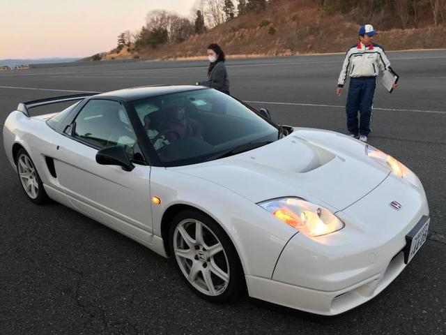 画像: (写真)ホンダのスポーツカーNSXの助手席に乗車してスピード体験をしていただきました。