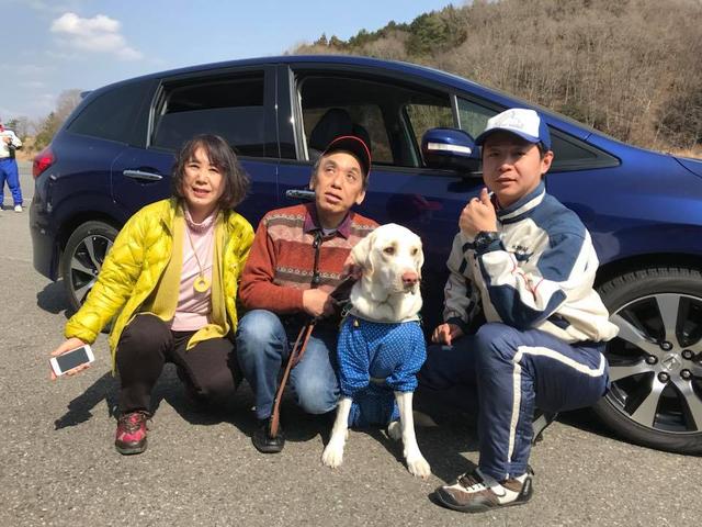 画像: (写真)インストラクターとトラベルサポーターと、ハイ!チーズ!