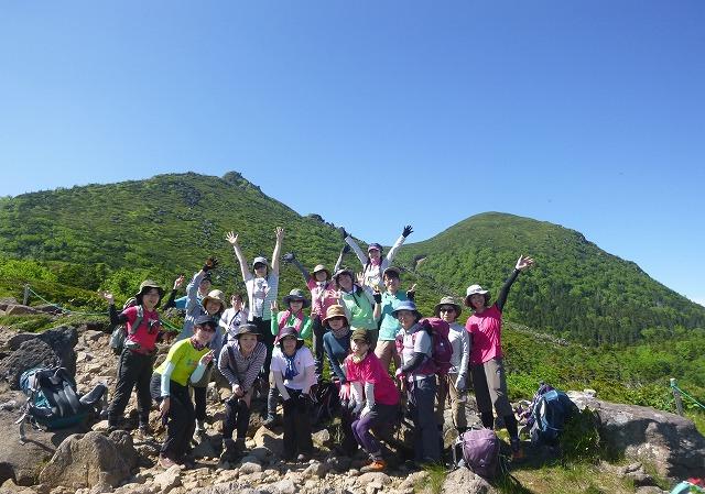 画像: 北八ヶ岳・天狗岳を背景に