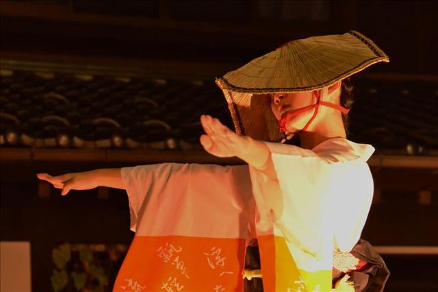 画像: 初秋の風が吹く頃、哀愁漂う胡弓の音色と優美な踊りで幻想的な時間を体験しませんか?(お客様写真:古谷宣夫様:茨城県在