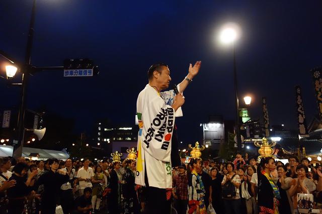 画像: オープニングイベントで登場した山本寛斎さん