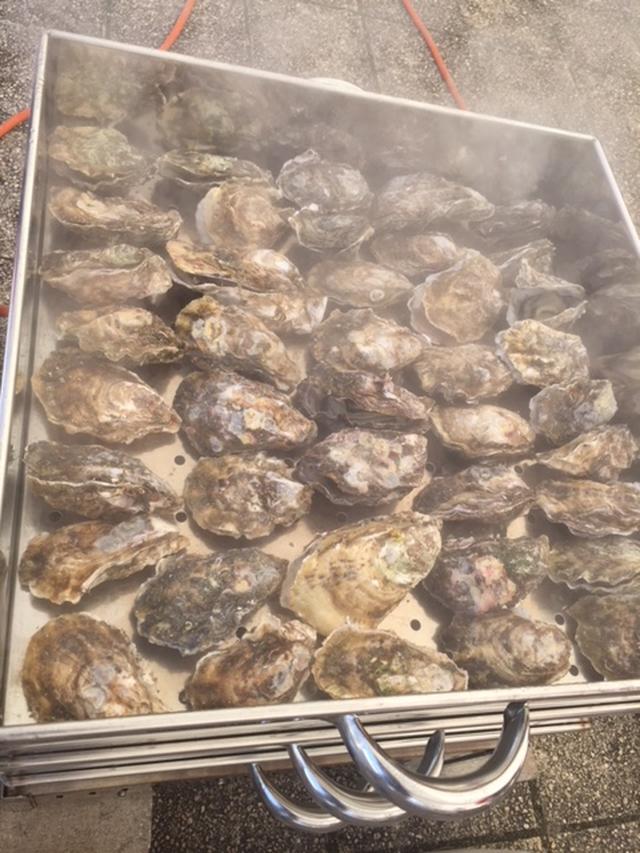 画像: 蒸し牡蠣