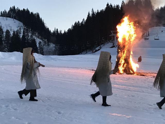 画像: 伝統行事「どんど焼き」の様子