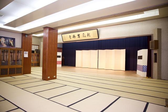画像: 芸者衆の稽古場にご案内いたします