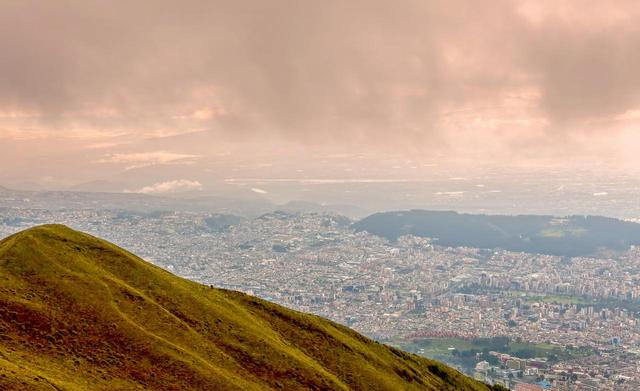 画像: 世界遺産第一号のひとつ エクアドル・キトの市街(文化遺産)