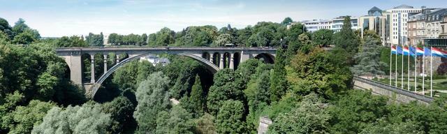 画像: アドルフ橋