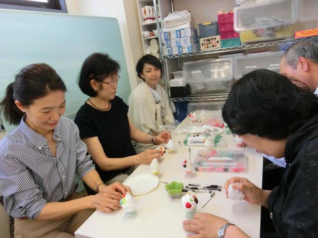 画像: 盛り付け作業も楽しい時間♪