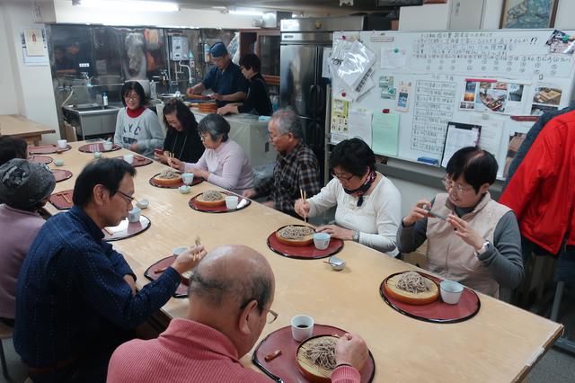 画像: 蕎麦の試食タイム